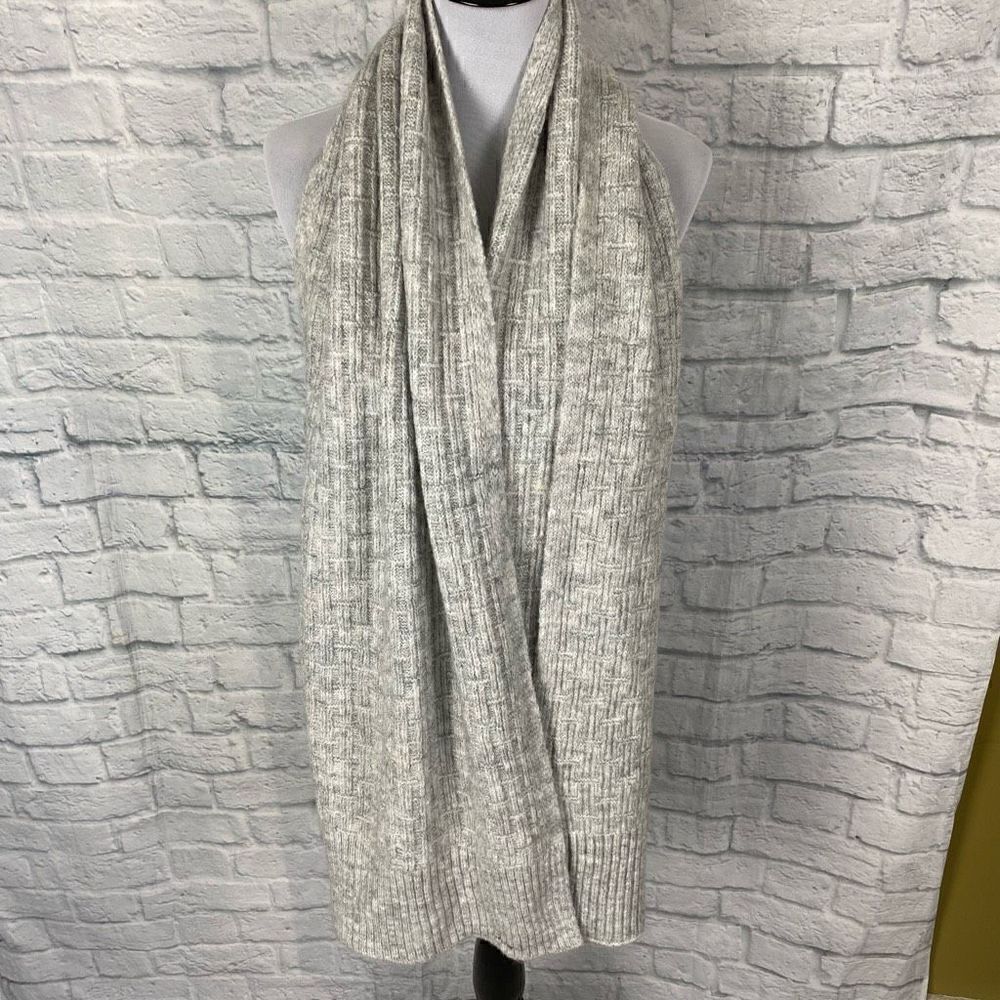 Universal Thread Ribbed Knit Grey Scarf One Size - Picture 4 of 7